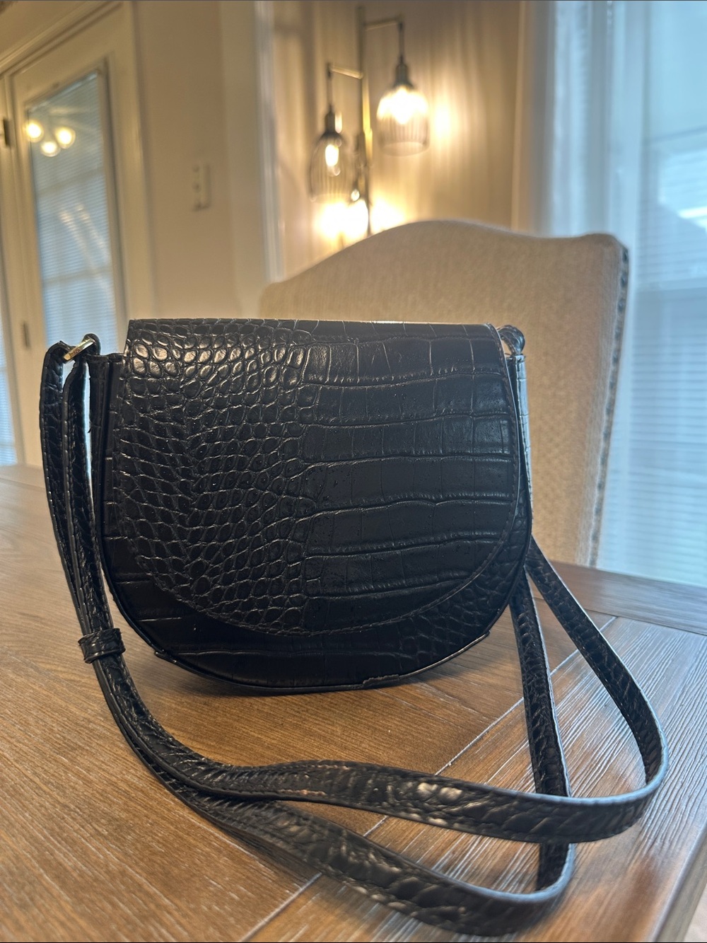 Source Unknown Black Croc-Embossed Saddle Crossbody Bag